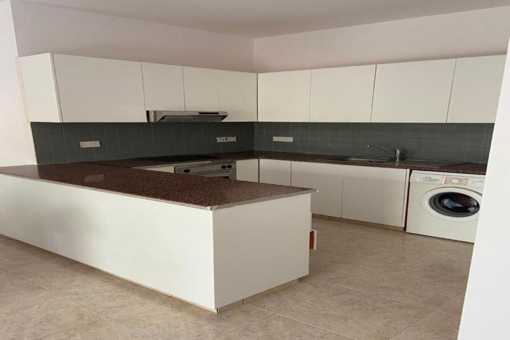 Kato Paphos Apartment In Universal Area Extérieur photo